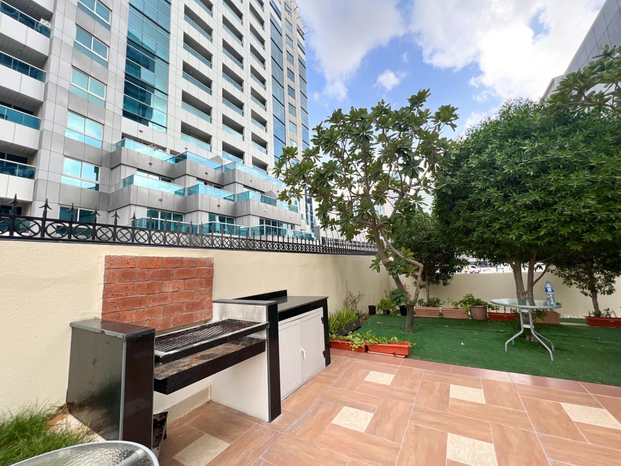 Spacious 2 Bed Apt At Marina High Floor Dubai Buitenkant foto